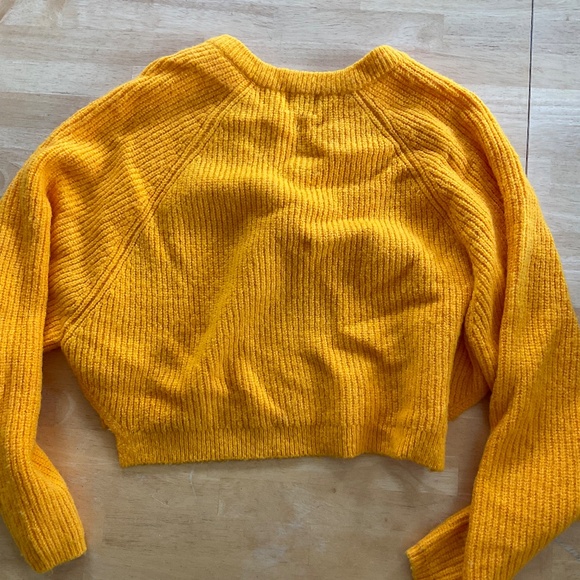 BDG Sweater - Picture 3 of 3